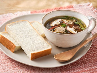 ヤマザキッチン：たっぷりきのこの中華スープ